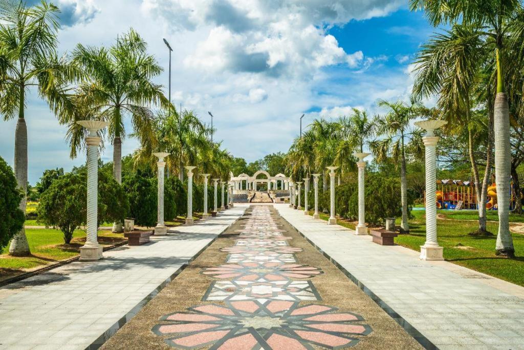 Traders Inn Brunei Bandar Seri Begawan Bagian luar foto