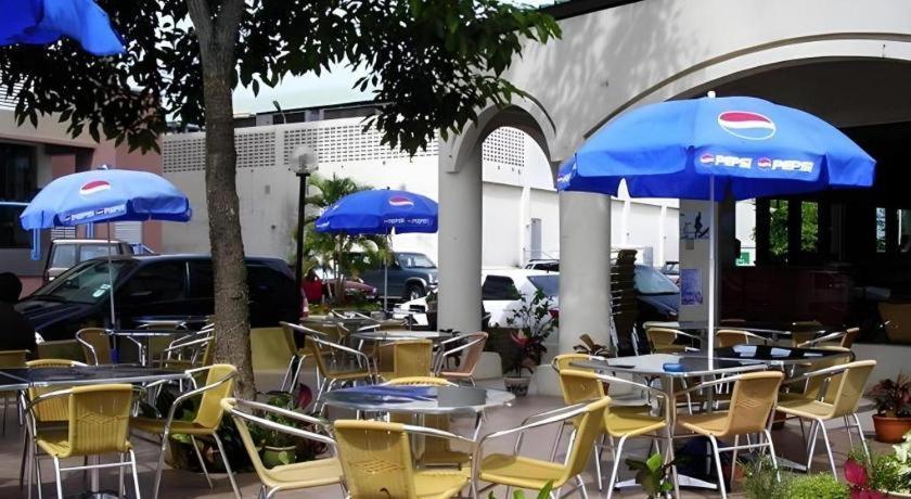 Traders Inn Brunei Bandar Seri Begawan Bagian luar foto
